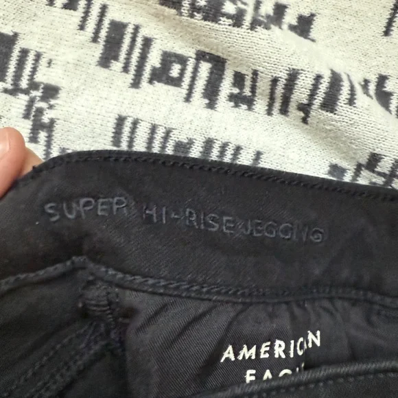 American Eagle Outfitters Black Distressed Super Hi-Rise Jeans - Picture 7 of 8